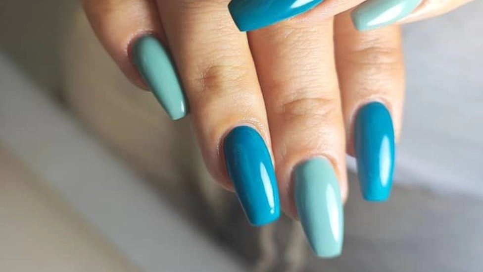 Types of nail implants Types of nail implants